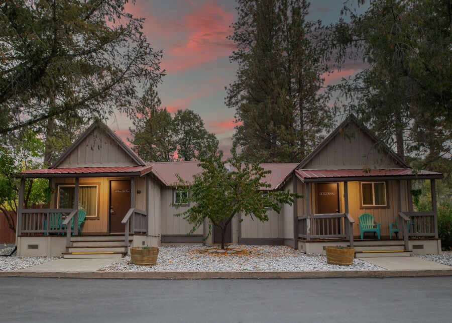 Buck Meadows Lodge cabin