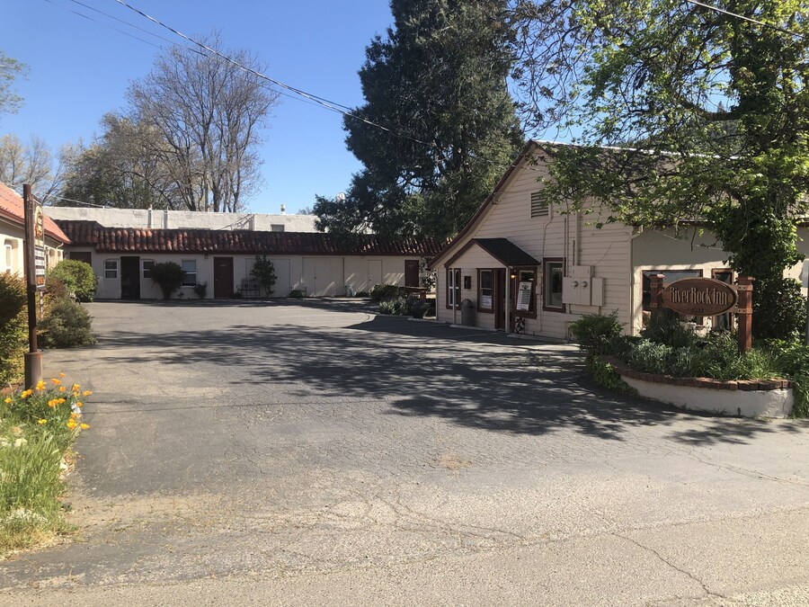 River Rock Inn exterior
