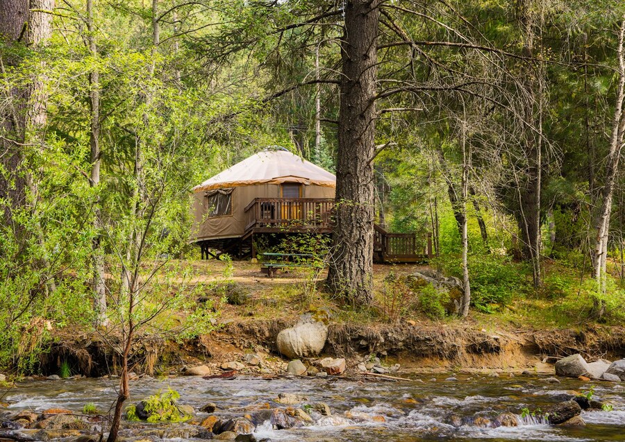 Yosemite Lakes RV Resort cabin