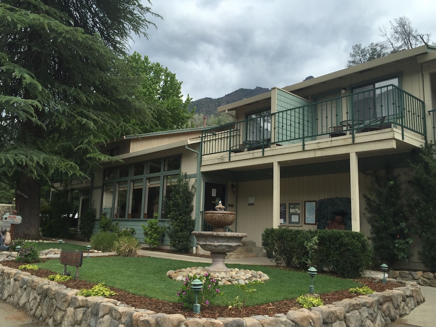 Cedar Lodge exterior